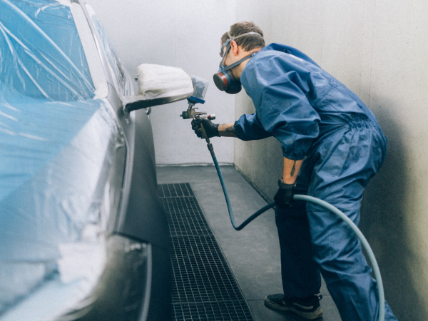  NOUS RECRUTONS  un(e) peintre automobile